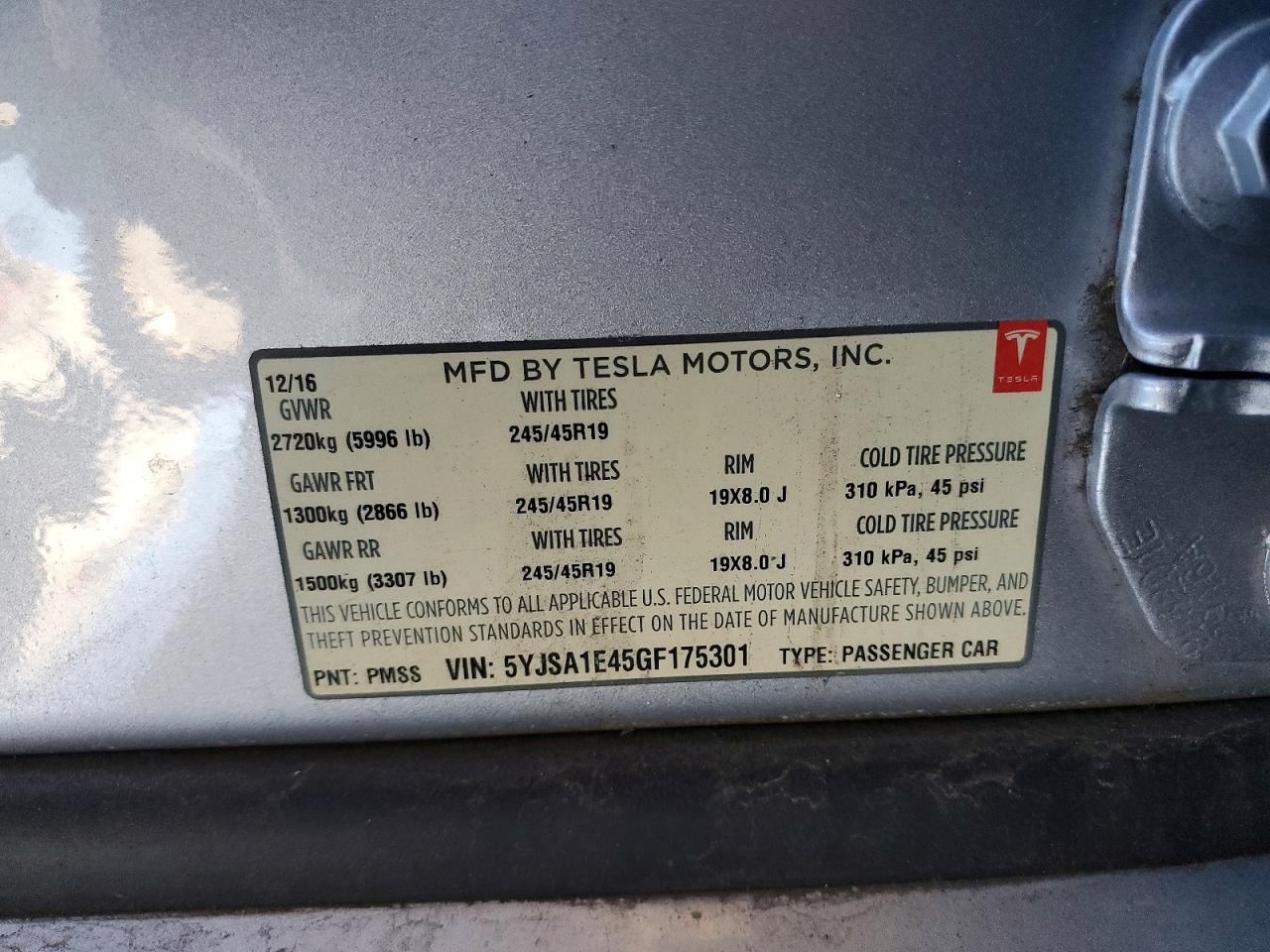 TESLA MODEL S 2016 — 13