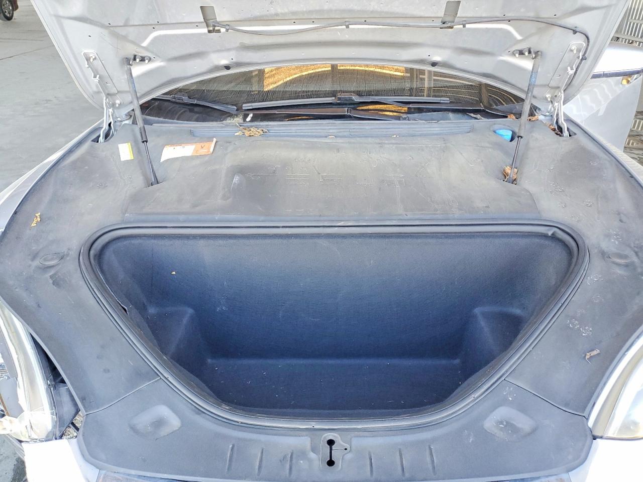 TESLA MODEL S 2016 — 12