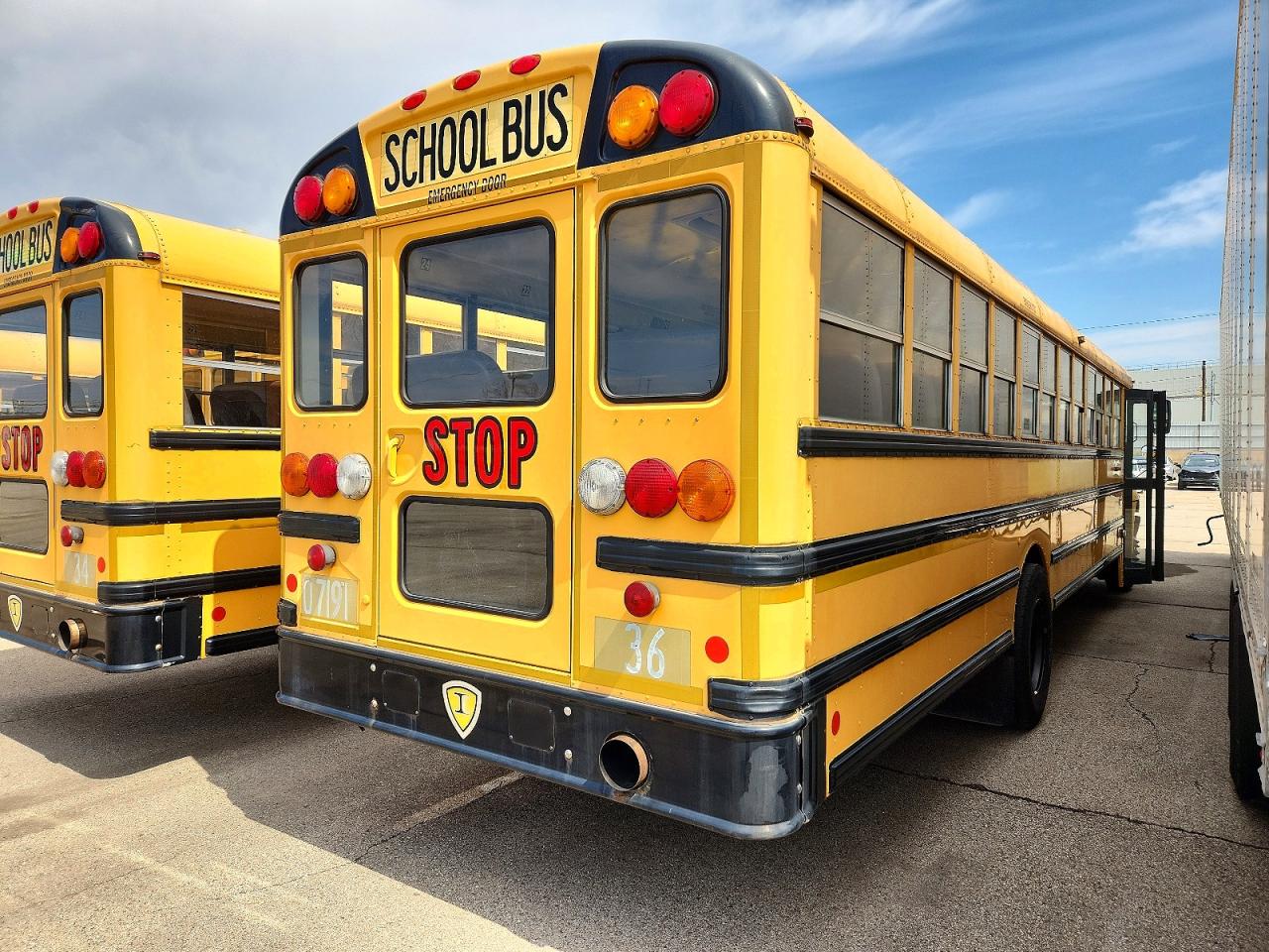 2011 IC CORPORATION CE SERIES SCHOOL