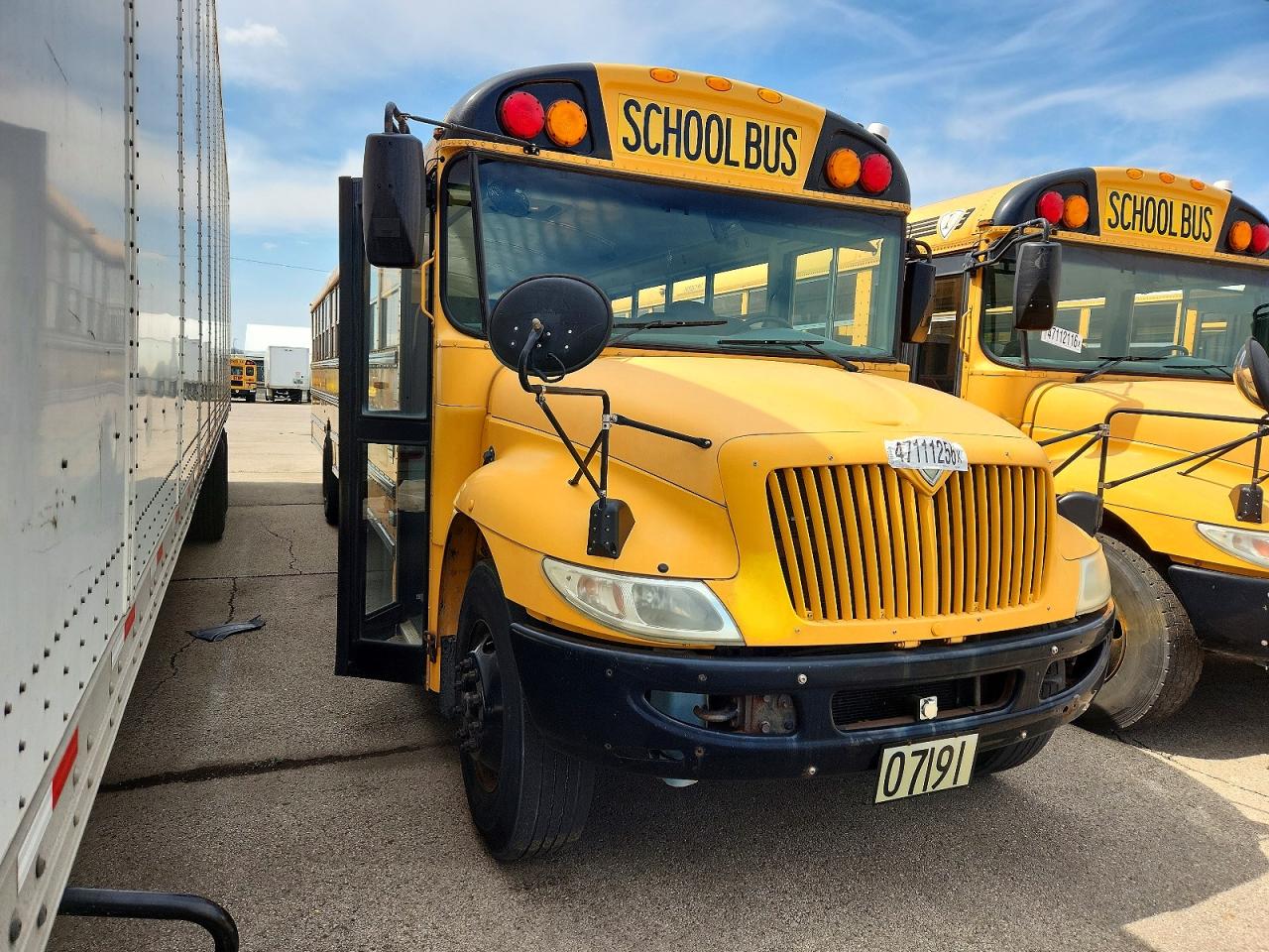 2011 IC CORPORATION CE SERIES SCHOOL