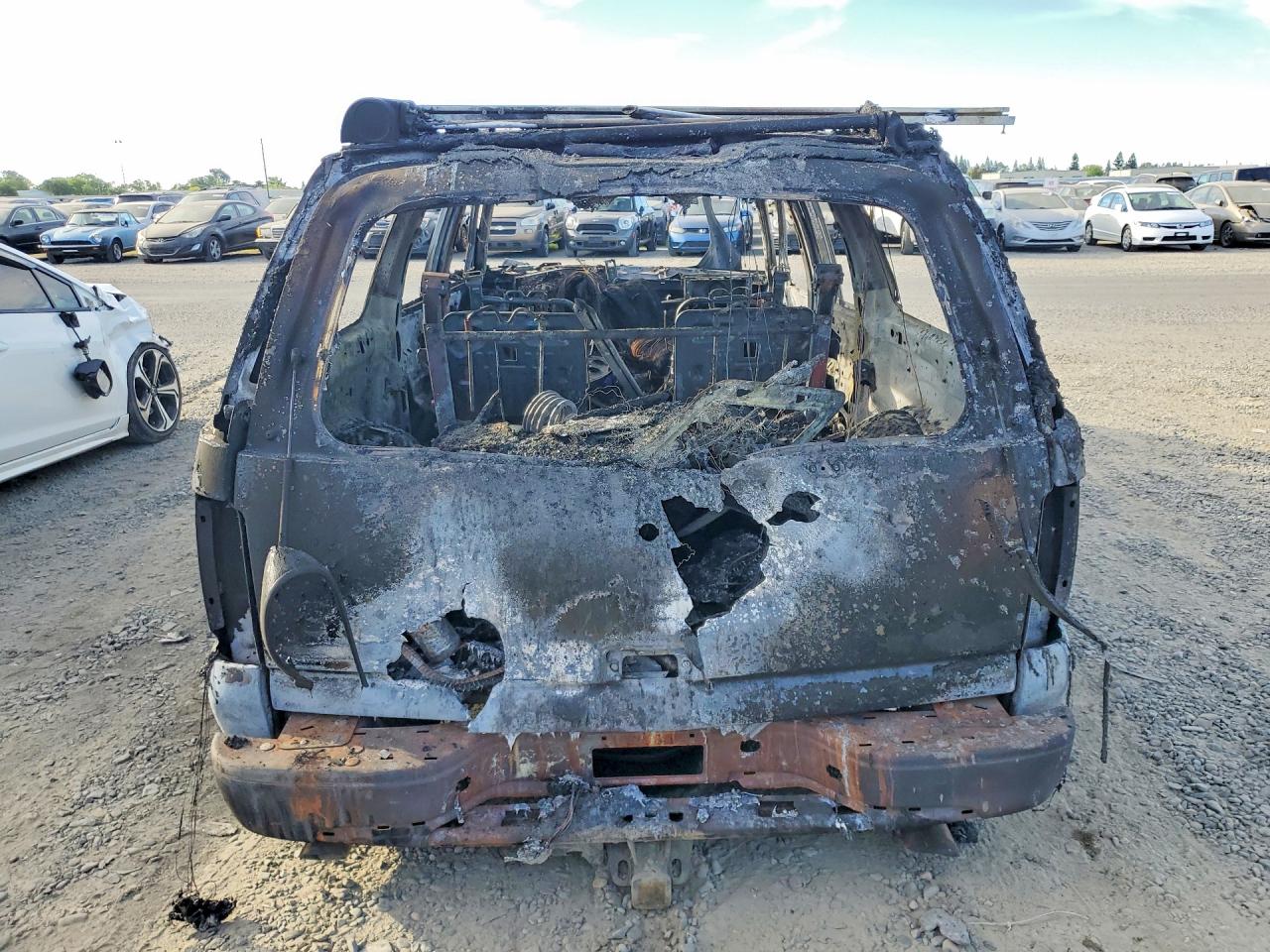 CHEVROLET SUBURBAN 2005 — 7