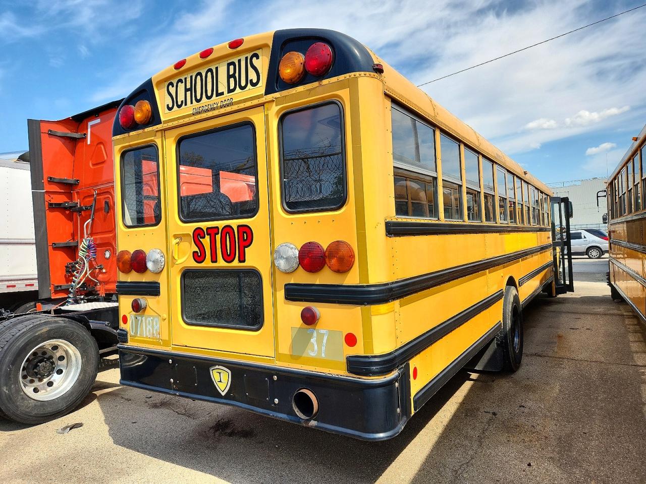 2011 IC CORPORATION CE SERIES SCHOOL