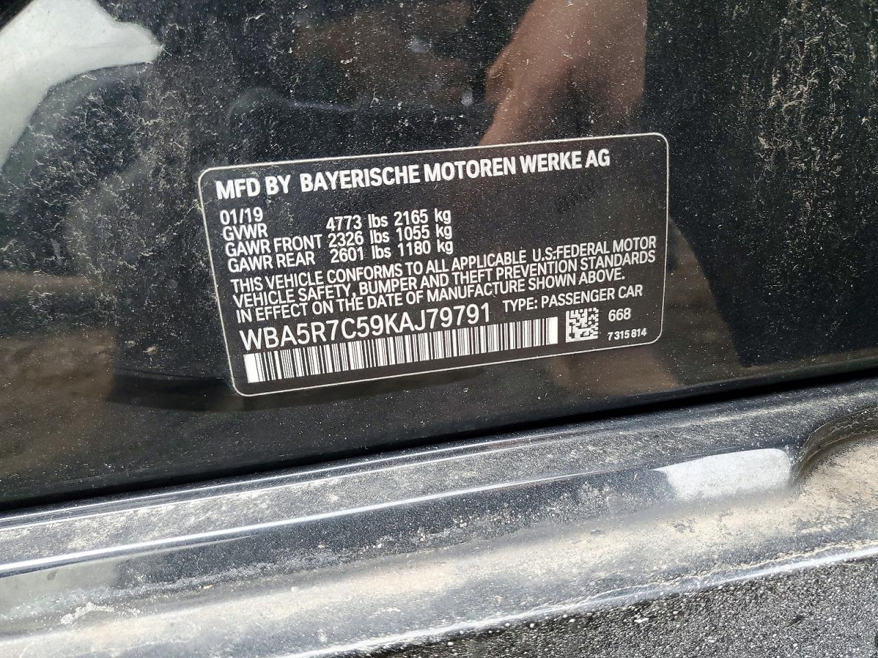 BMW 330XI 2019 — 13