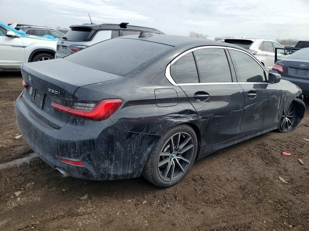 BMW 330XI 2019 — 4