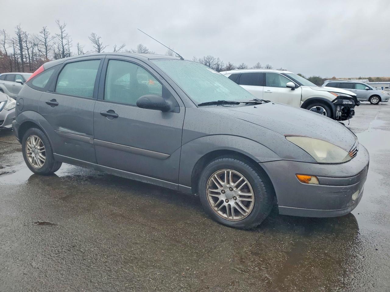 FORD FOCUS 2003 — 5