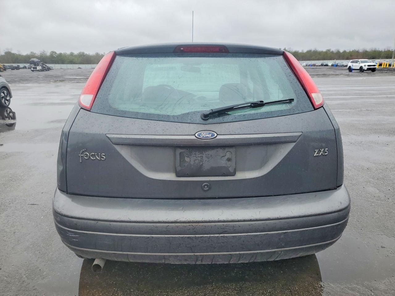 FORD FOCUS 2003 — 7