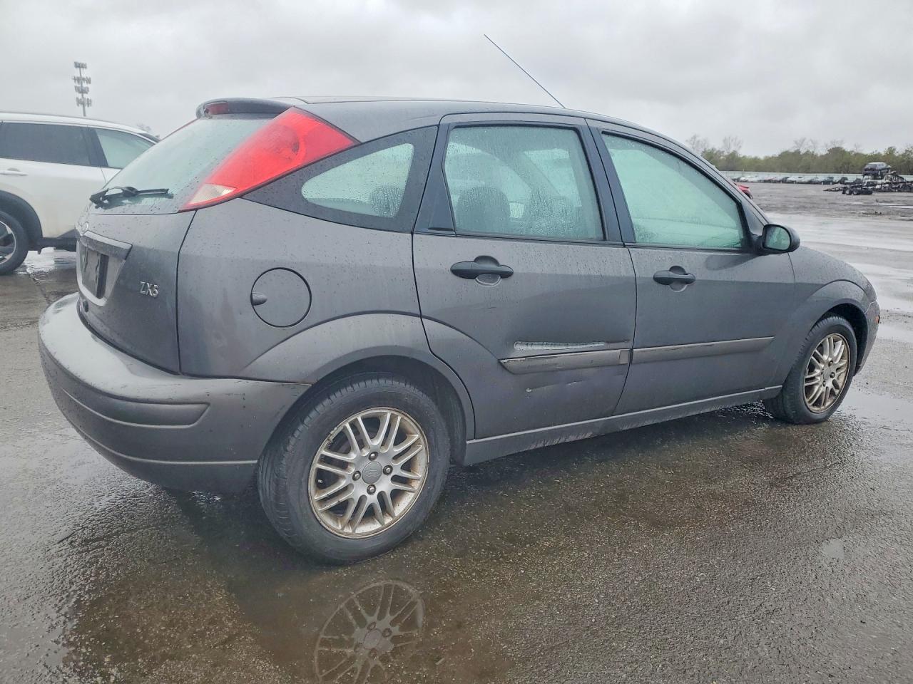 FORD FOCUS 2003 — 4