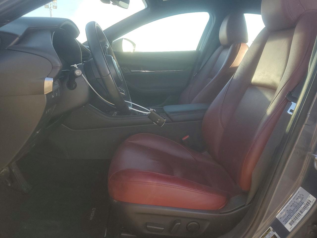 MAZDA 3 2024 — 8