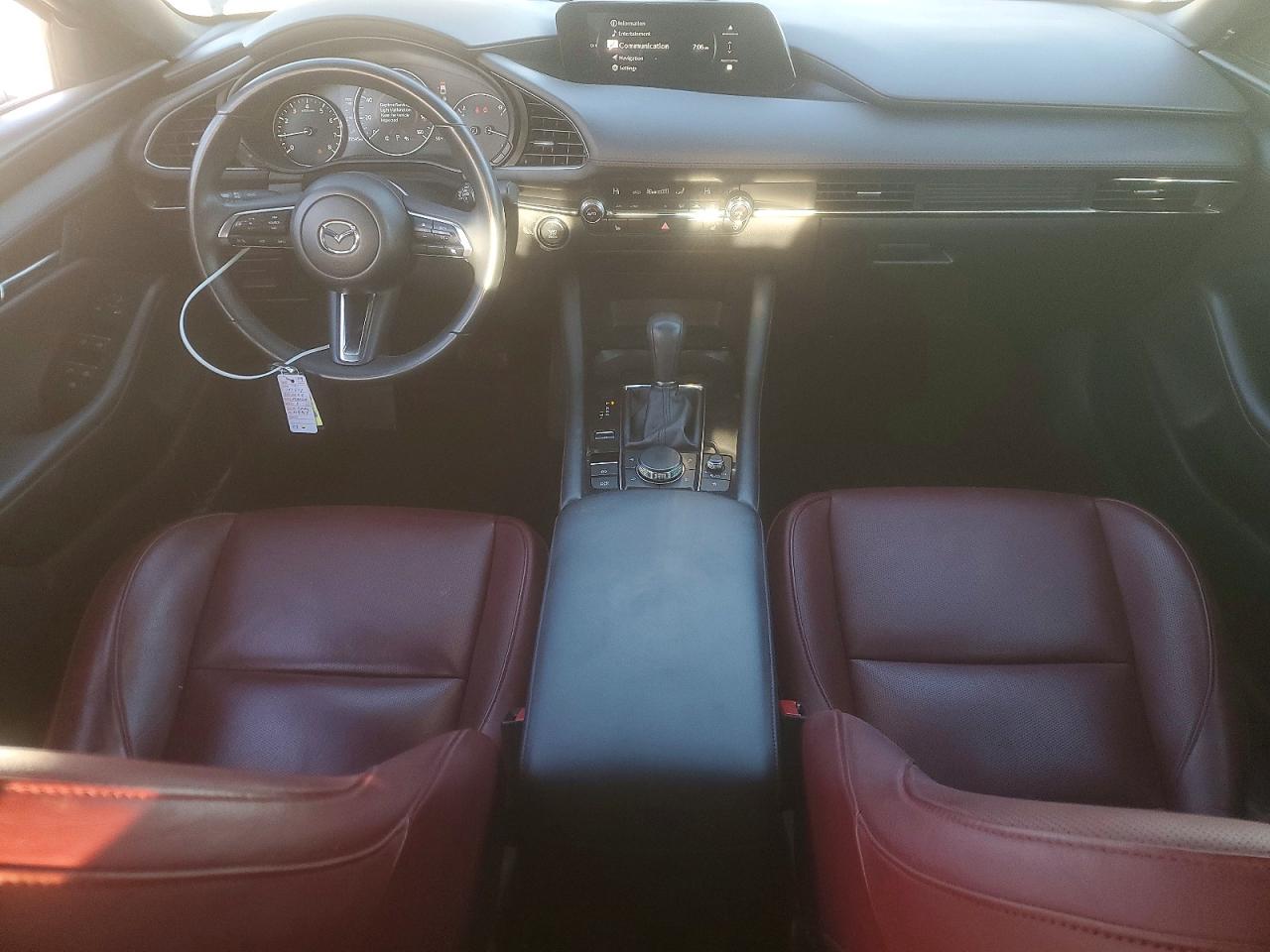 MAZDA 3 2024 — 9