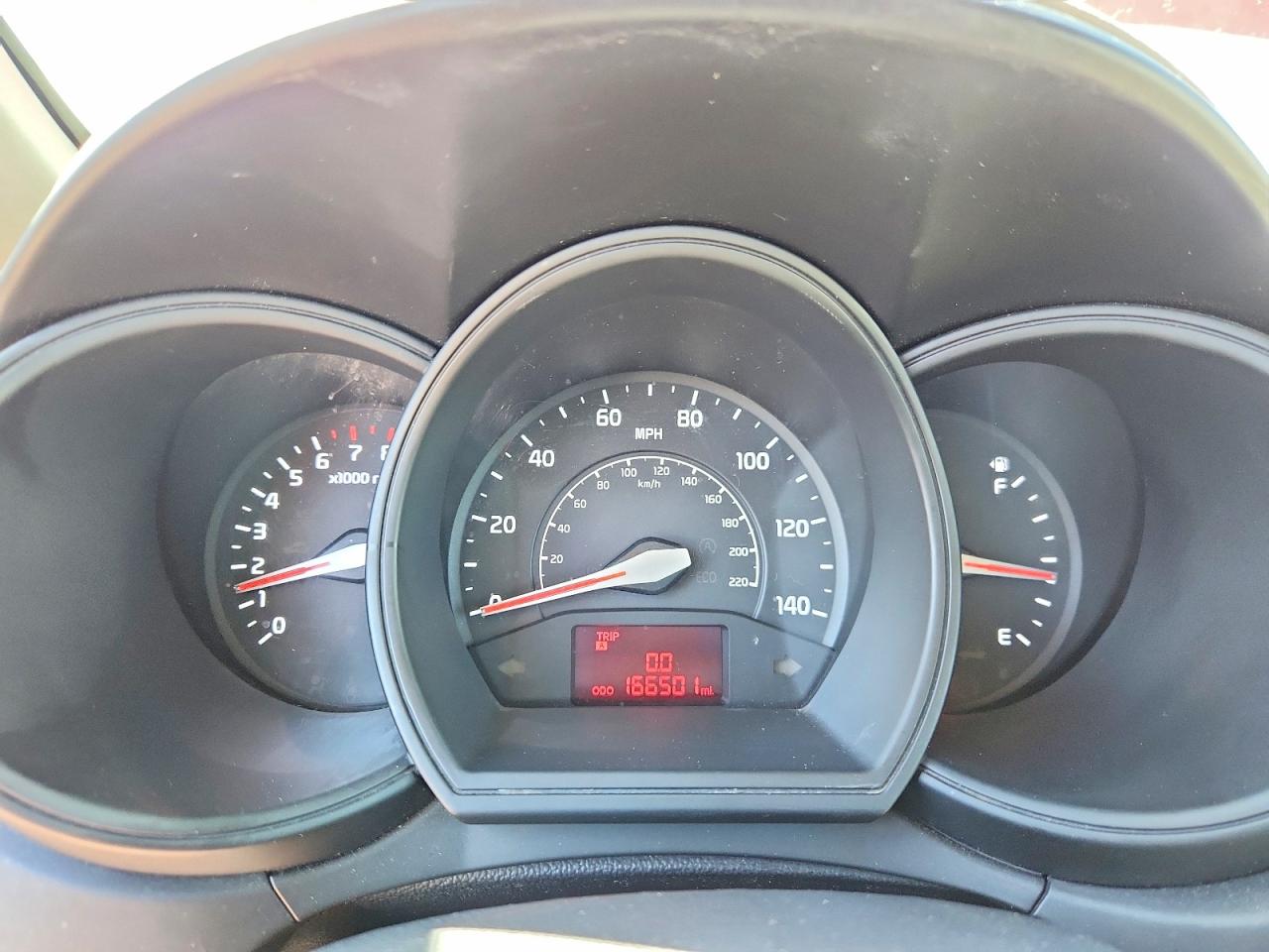 KIA RIO 2013 — 10