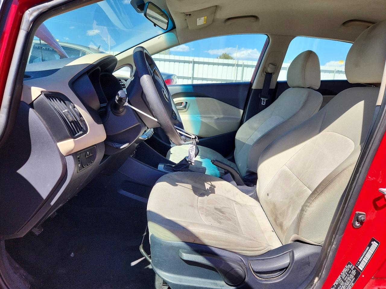 KIA RIO 2013 — 8