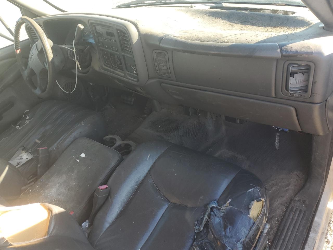 GMC NEW SIERRA 2003 — 9