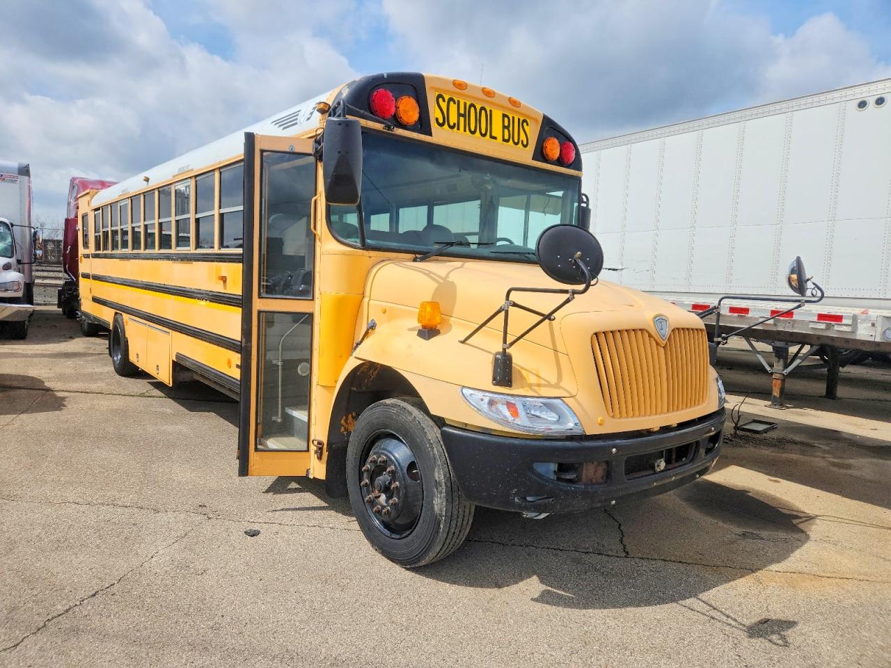 2011 IC CORPORATION CE SERIES SCHOOL