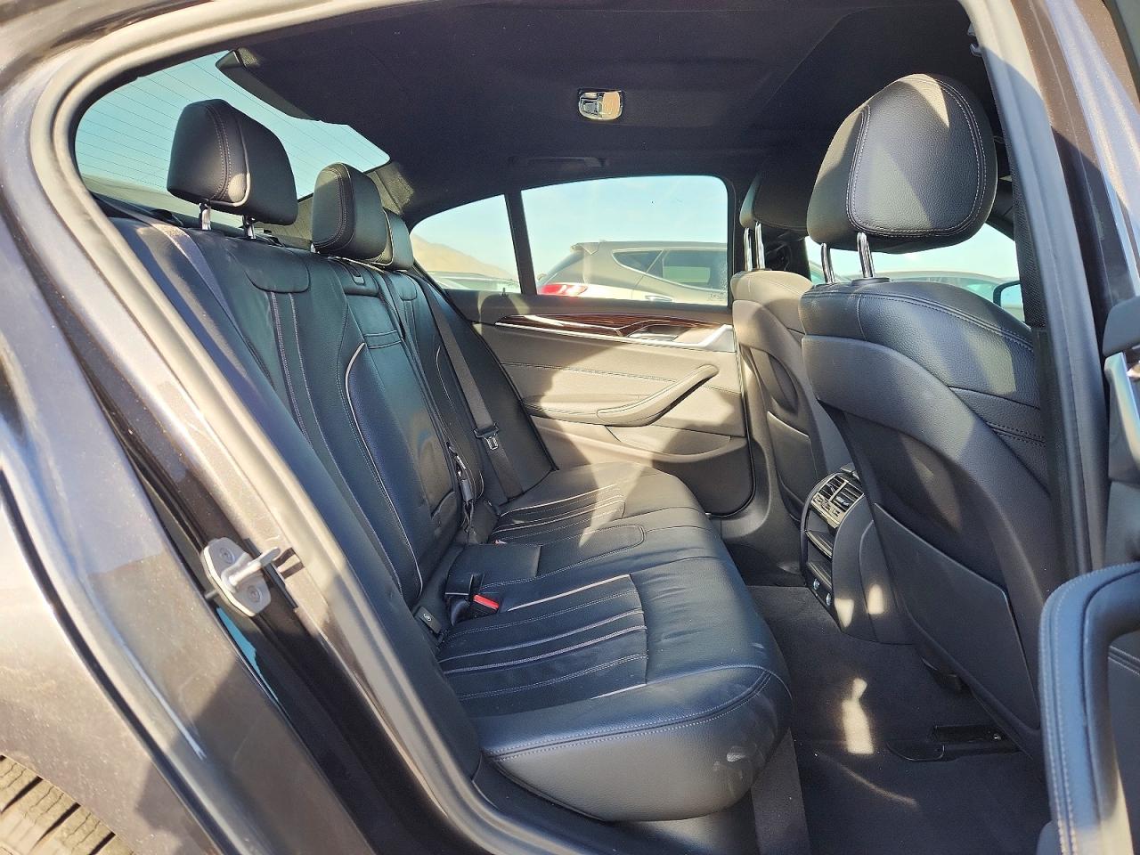 BMW 530E 2019 — 11