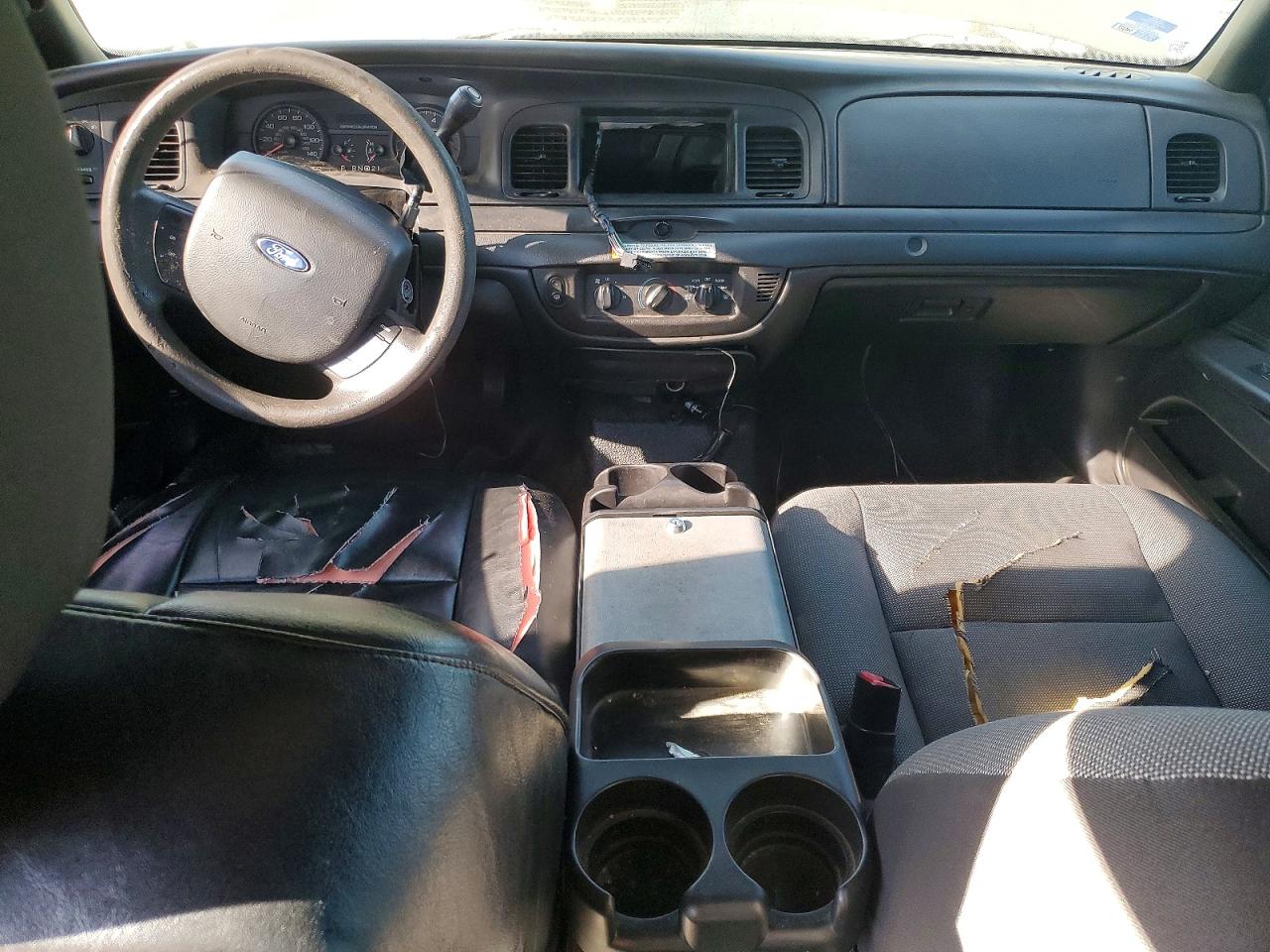 FORD CROWN VICTORIA 2011 — 9