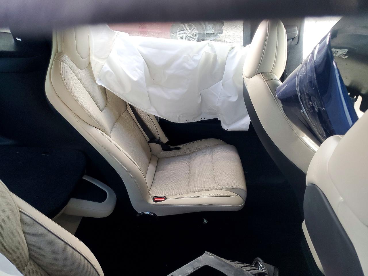 TESLA MODEL X 2022 — 11