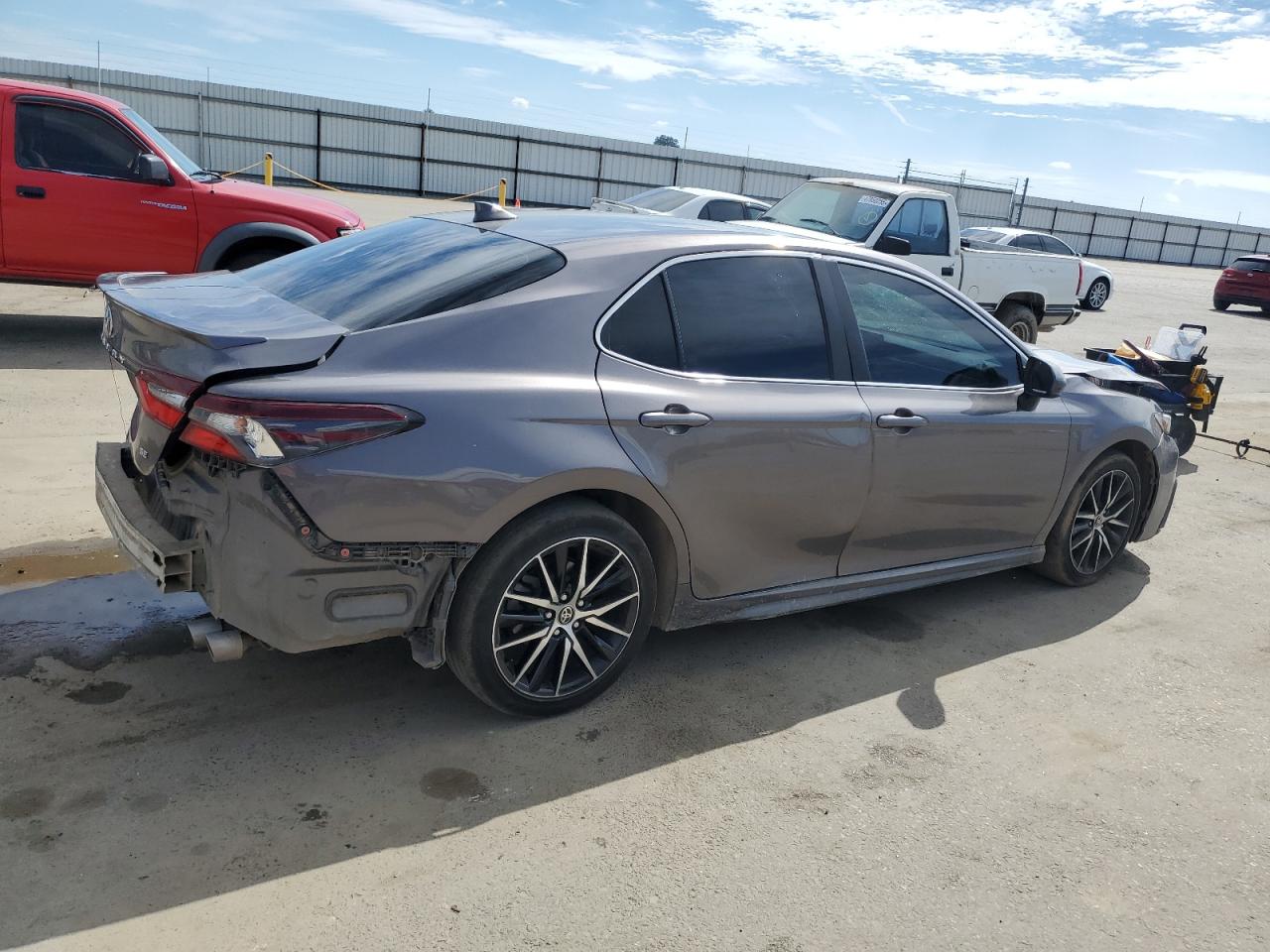 TOYOTA CAMRY 2021 — 4