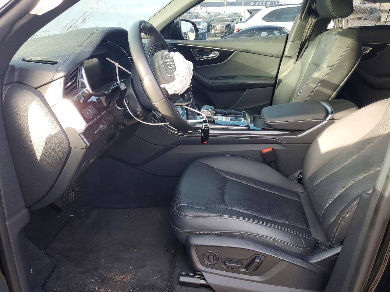 AUDI Q8 2024 — 8
