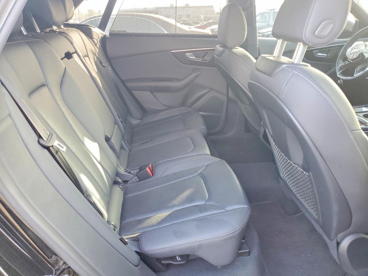 AUDI Q8 2024 — 12