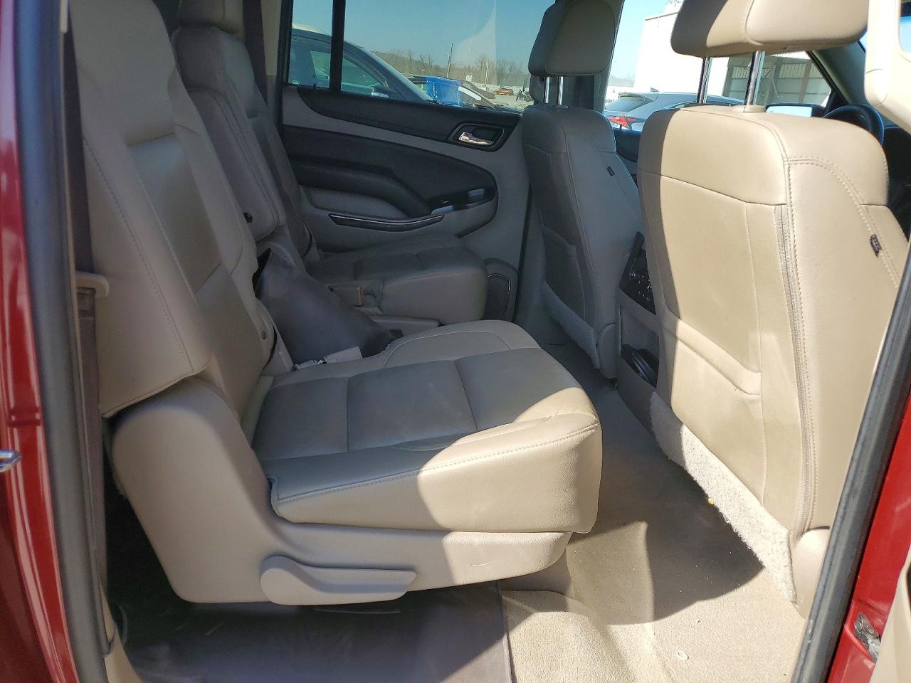 CHEVROLET SUBURBAN 2019 — 12