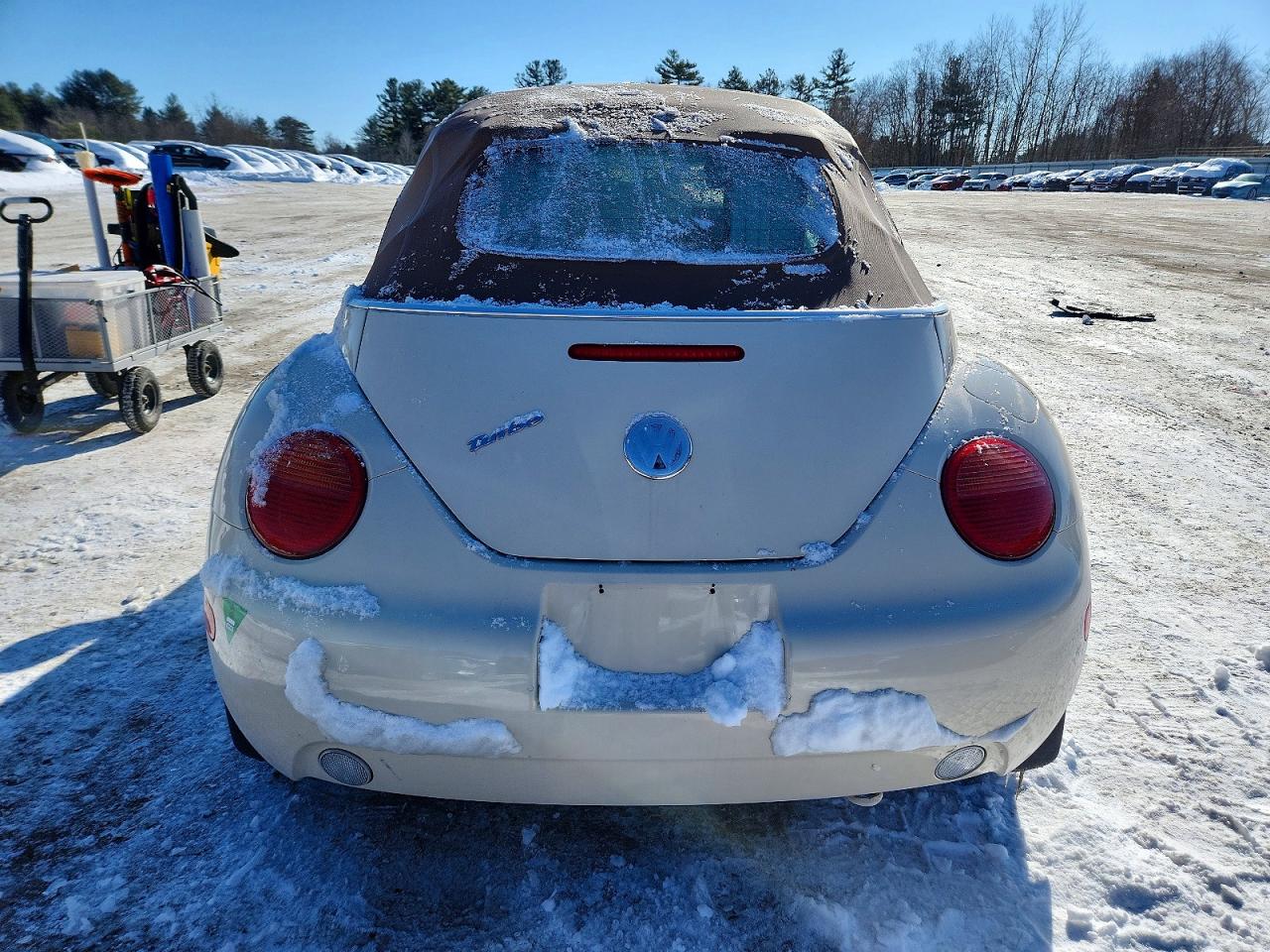 VOLKSWAGEN NEW BEETLE 2003 — 7