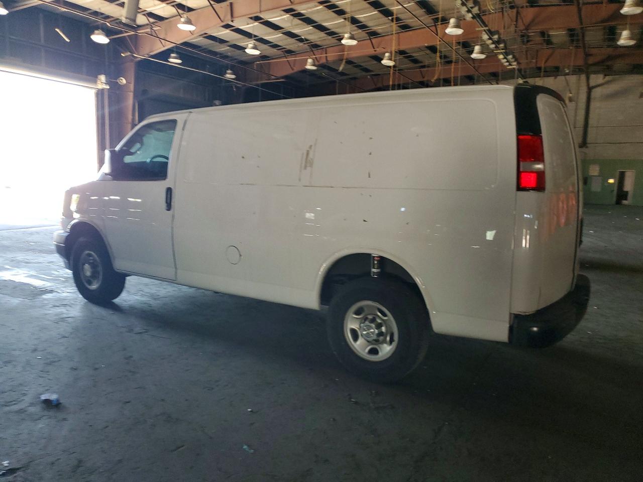 CHEVROLET EXPRESS G2500 2021 — 3