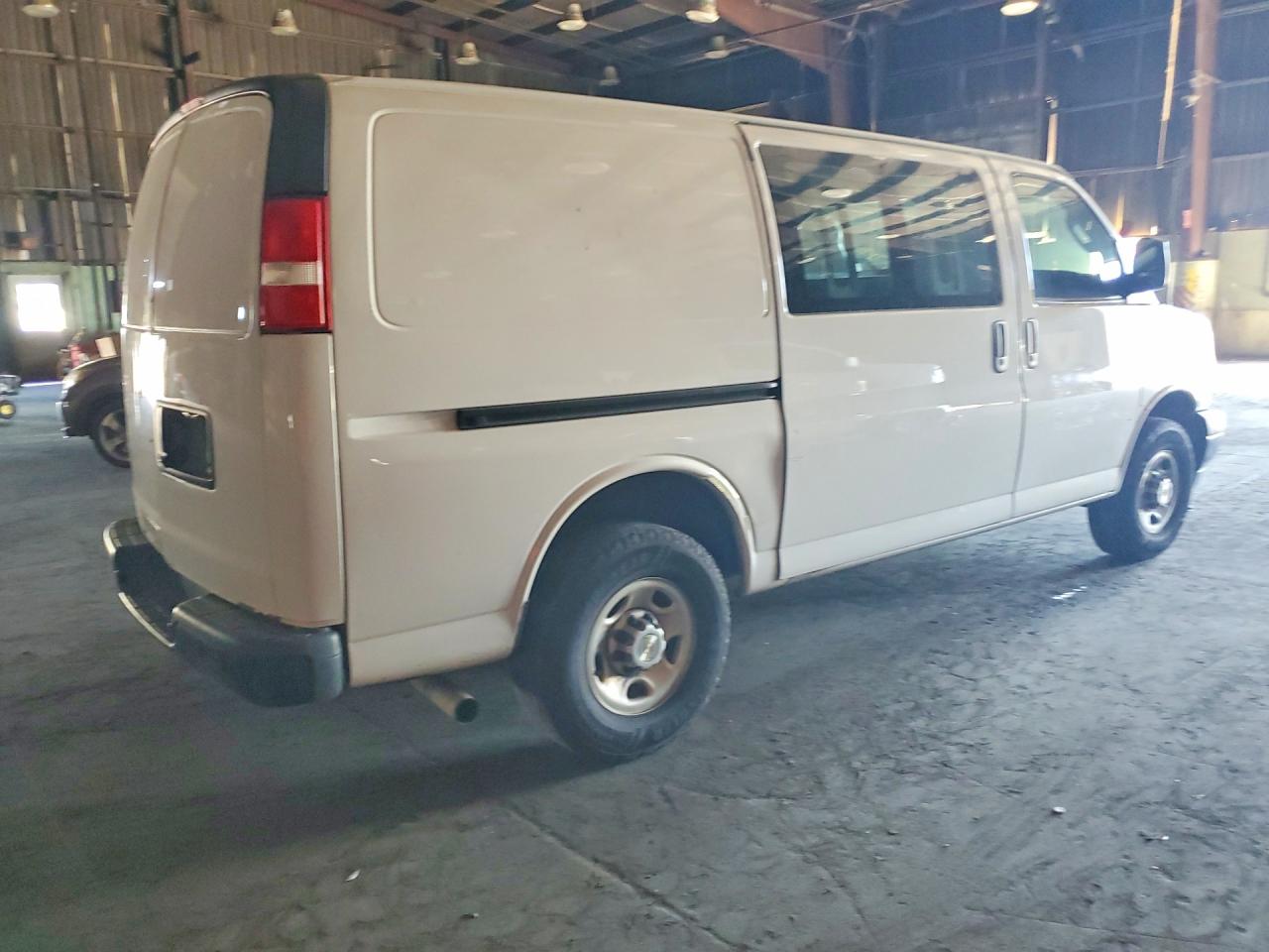 CHEVROLET EXPRESS G2500 2021 — 4