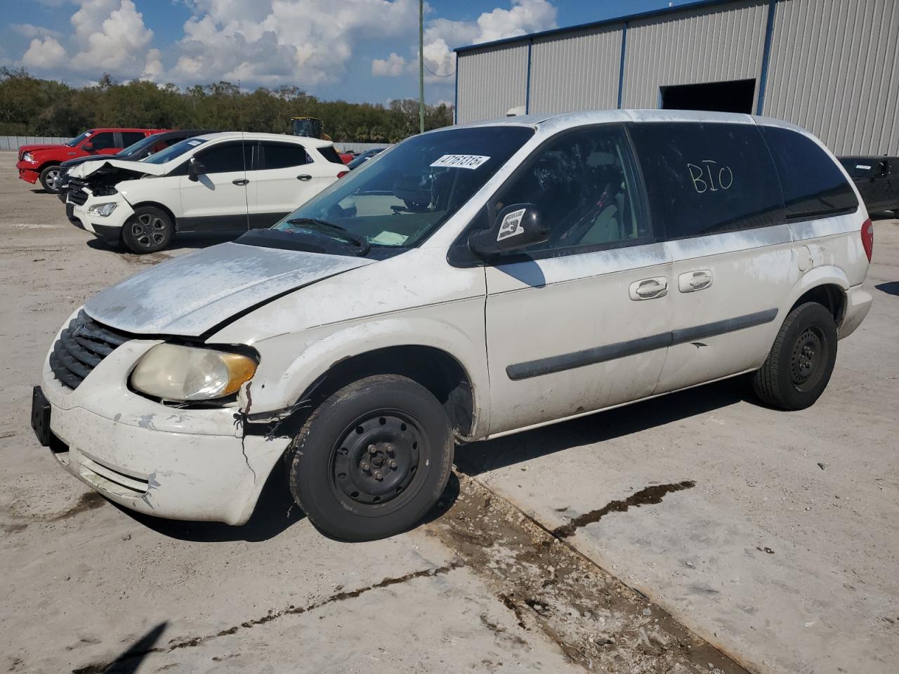 CHRYSLER TOWN & COUNTRY 2005 — 2
