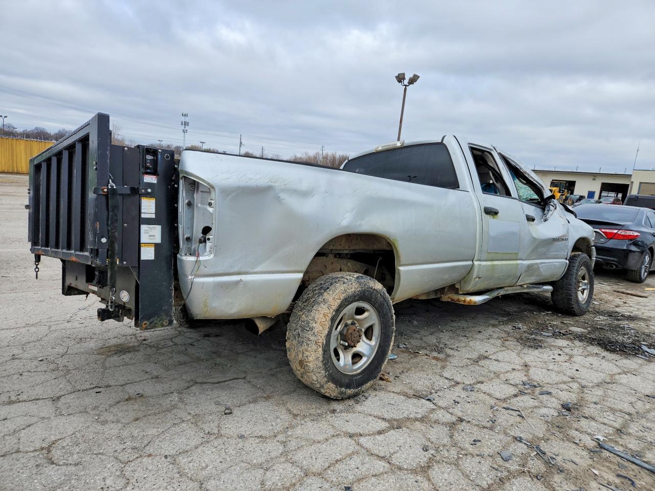 DODGE RAM 2500 2004 — 4