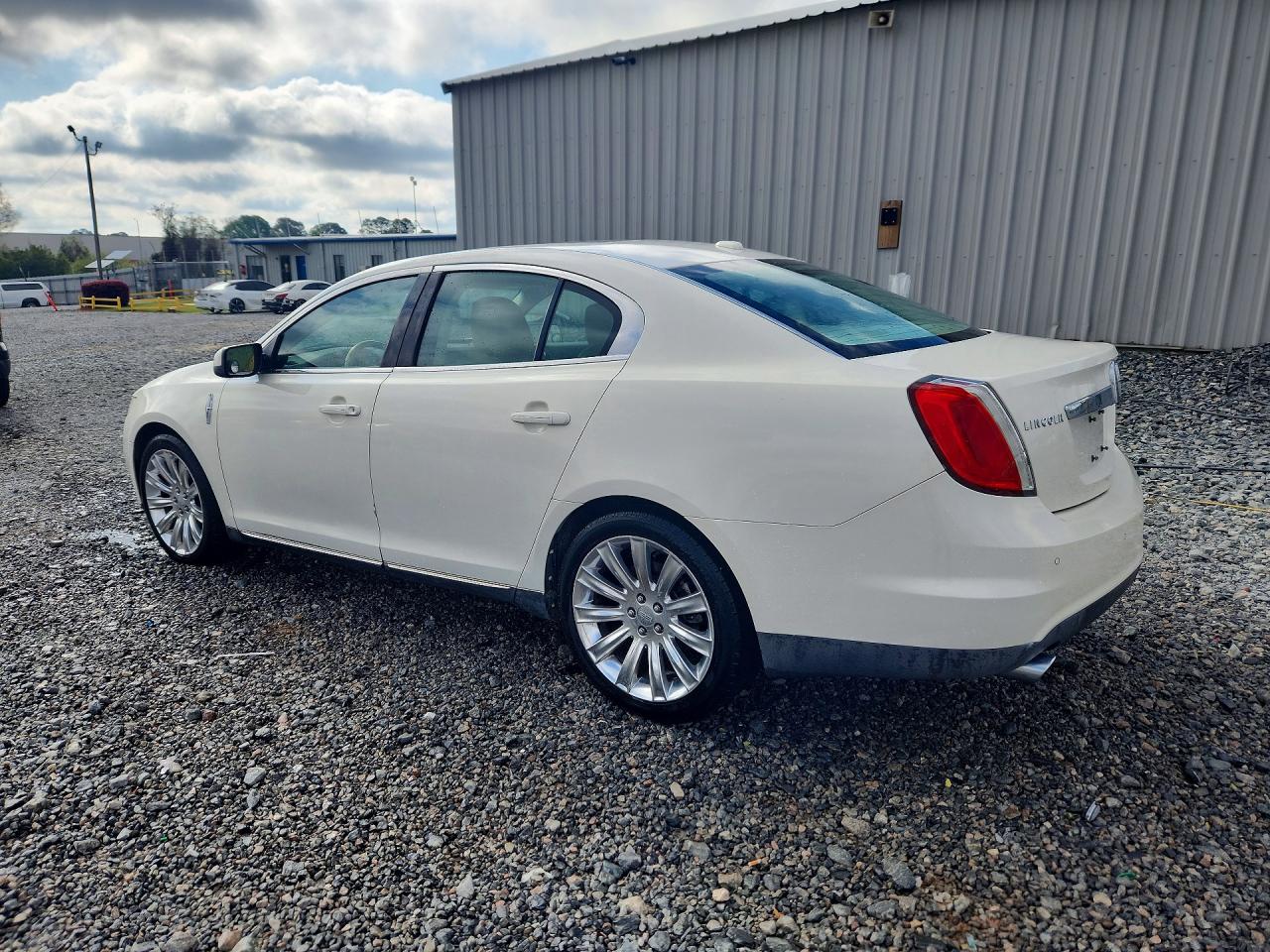 LINCOLN MKS 2009 — 3