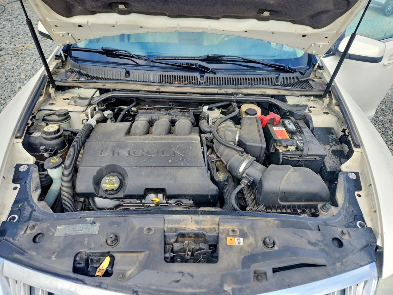 LINCOLN MKS 2009 — 12