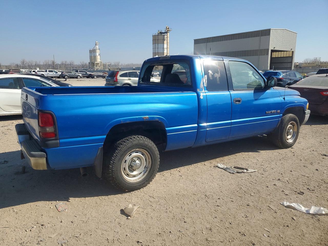 DODG RAM 1500 2001 — 4
