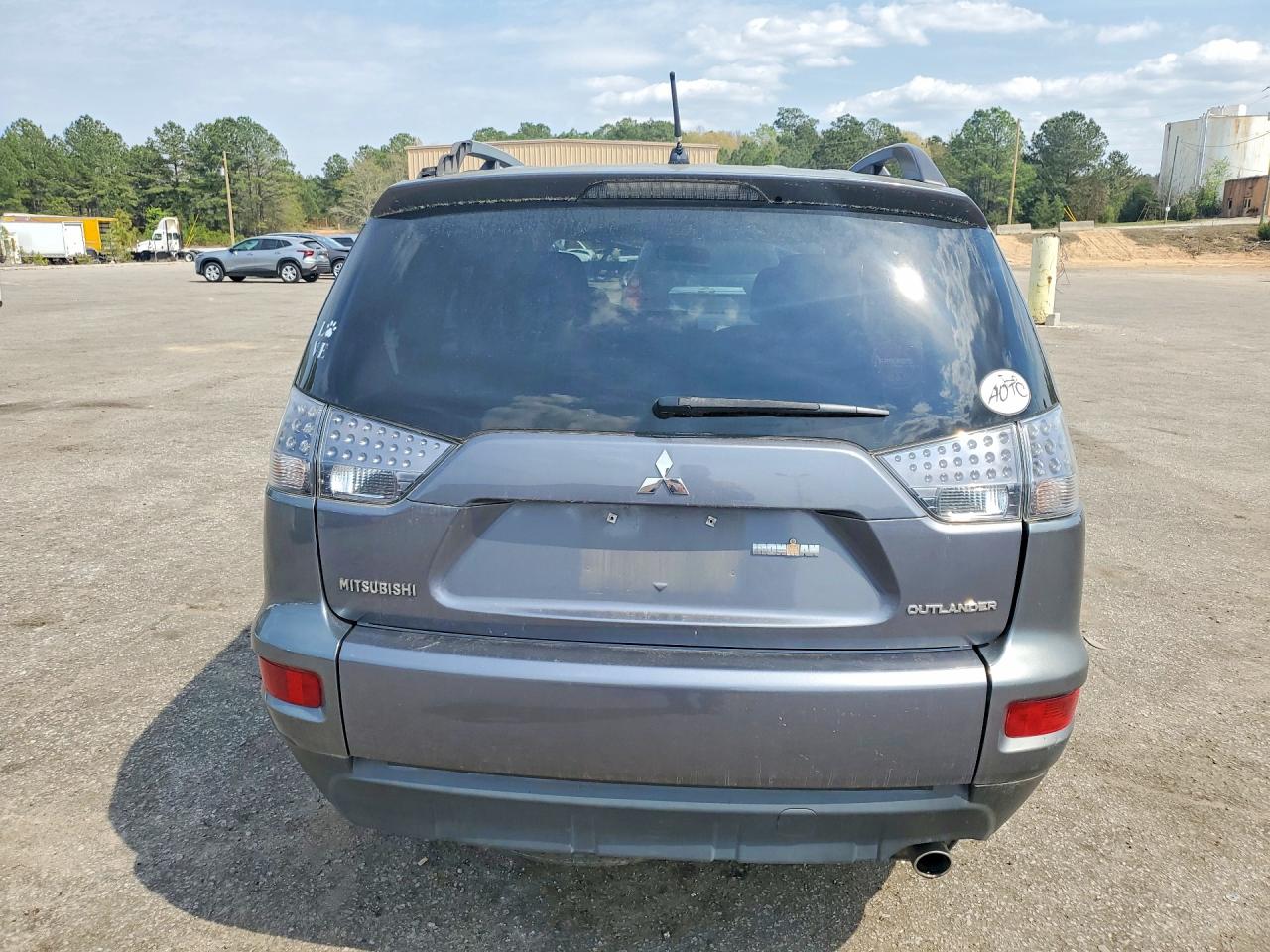 MITSUBISHI OUTLANDER 2012 — 7