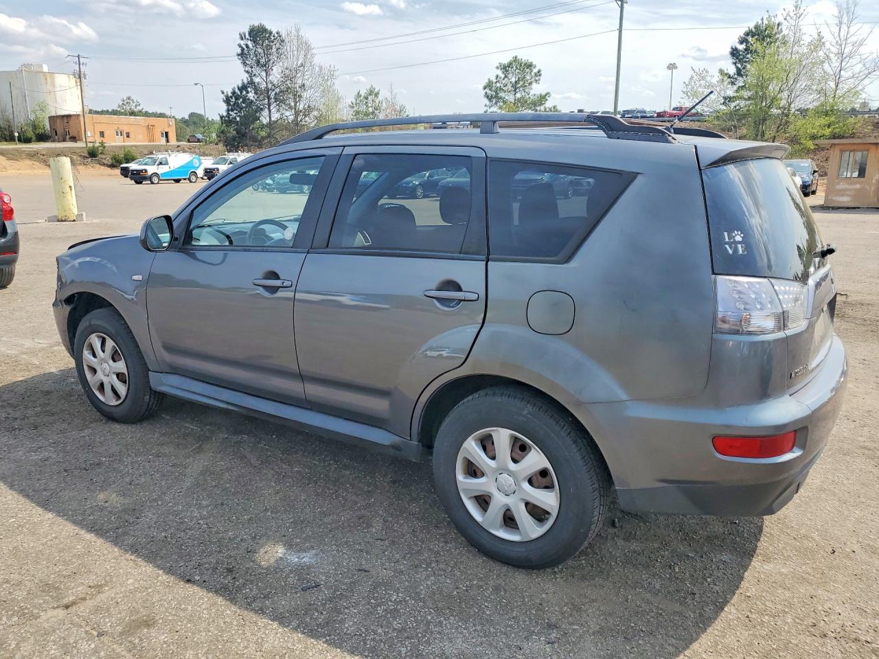 MITSUBISHI OUTLANDER 2012 — 3