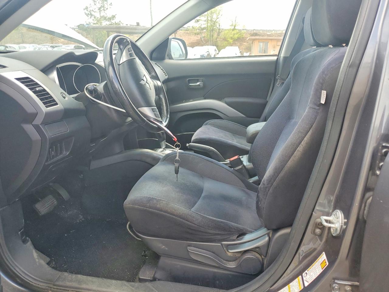 MITSUBISHI OUTLANDER 2012 — 8