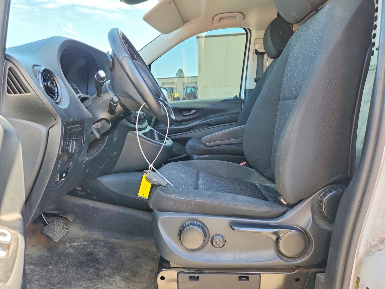MERCEDES-BENZ METRIS 2021 — 8