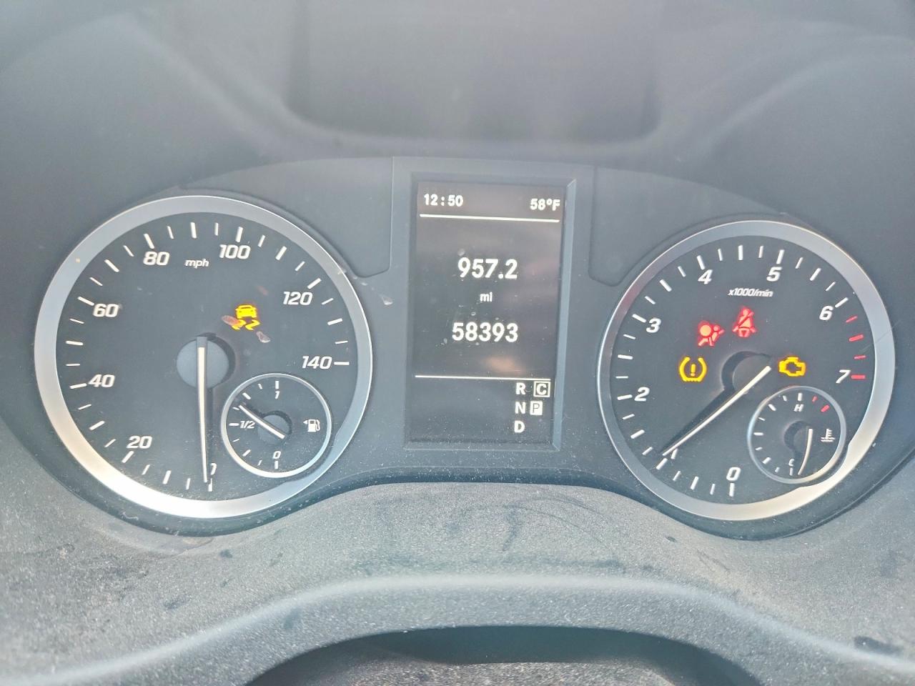MERCEDES-BENZ METRIS 2021 — 10