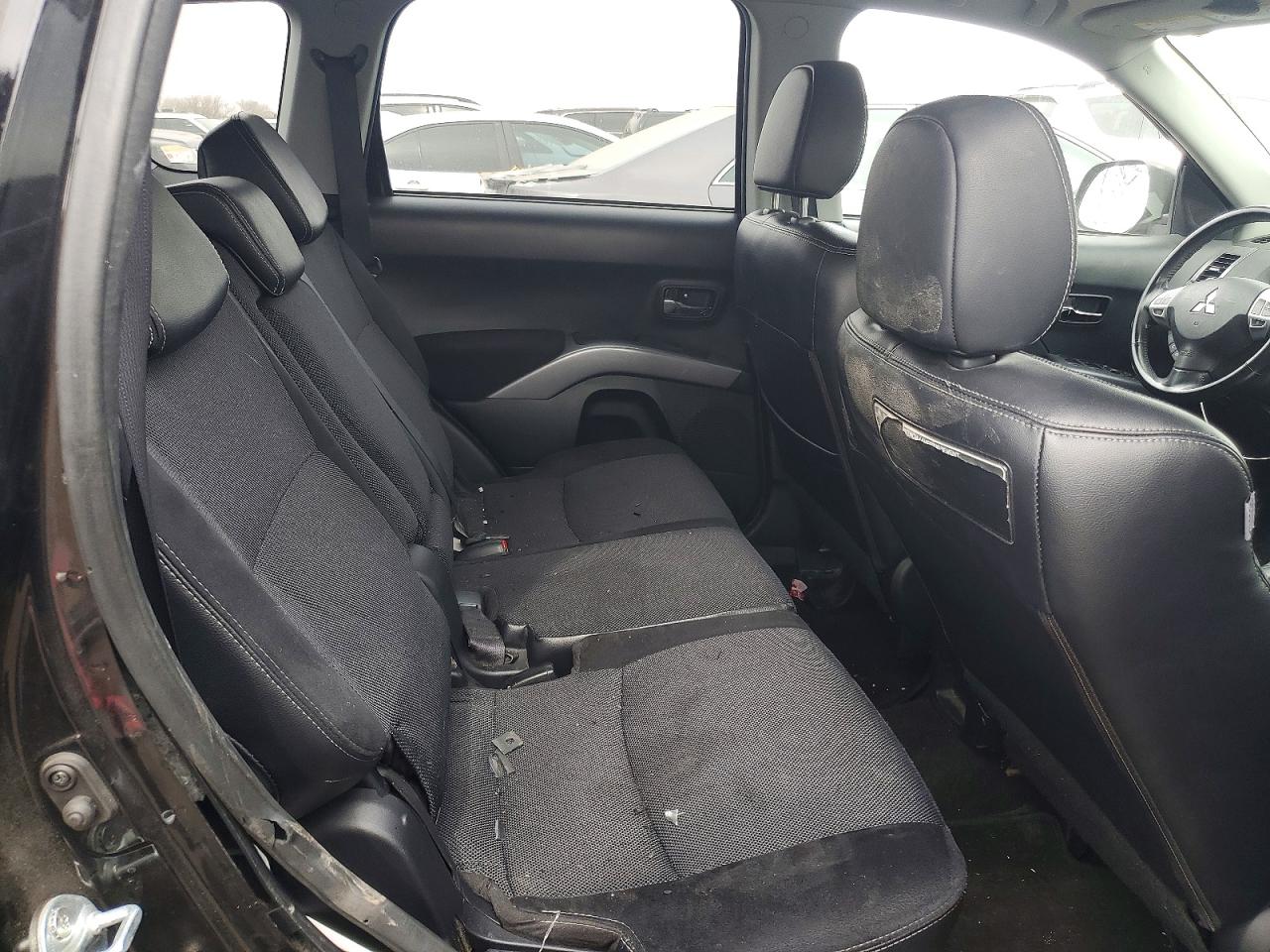 MITSUBISHI OUTLANDER 2009 — 11