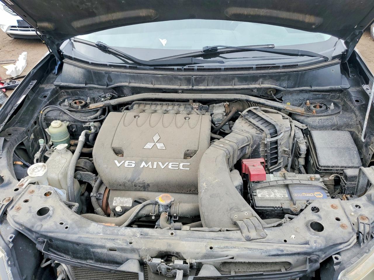 MITSUBISHI OUTLANDER 2009 — 12