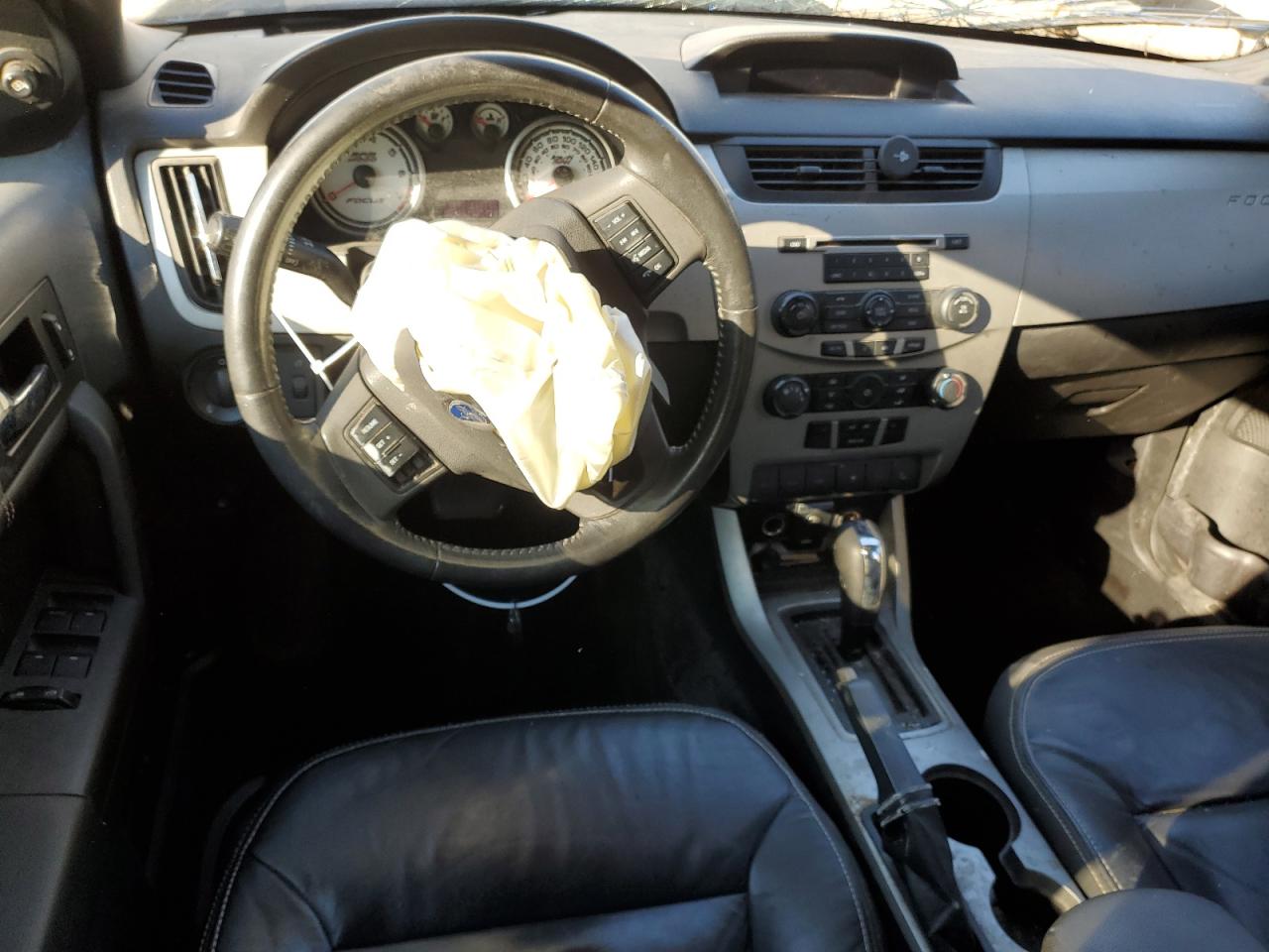 FORD FOCUS 2011 — 9