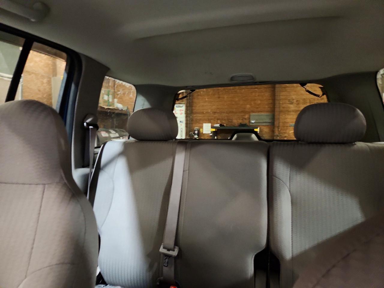JEEP LIBERTY 2004 — 11