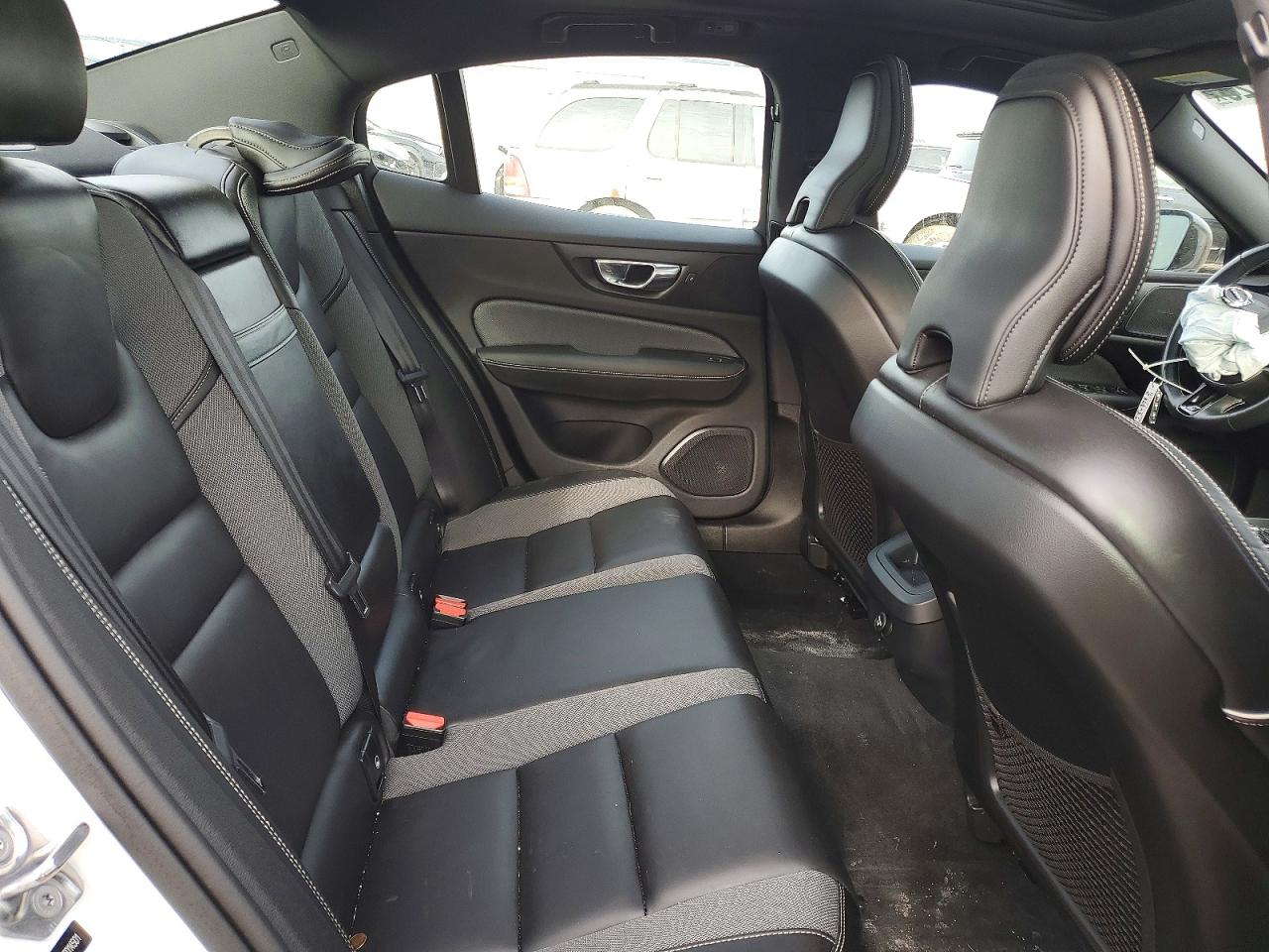VOLVO S60 2019 — 11