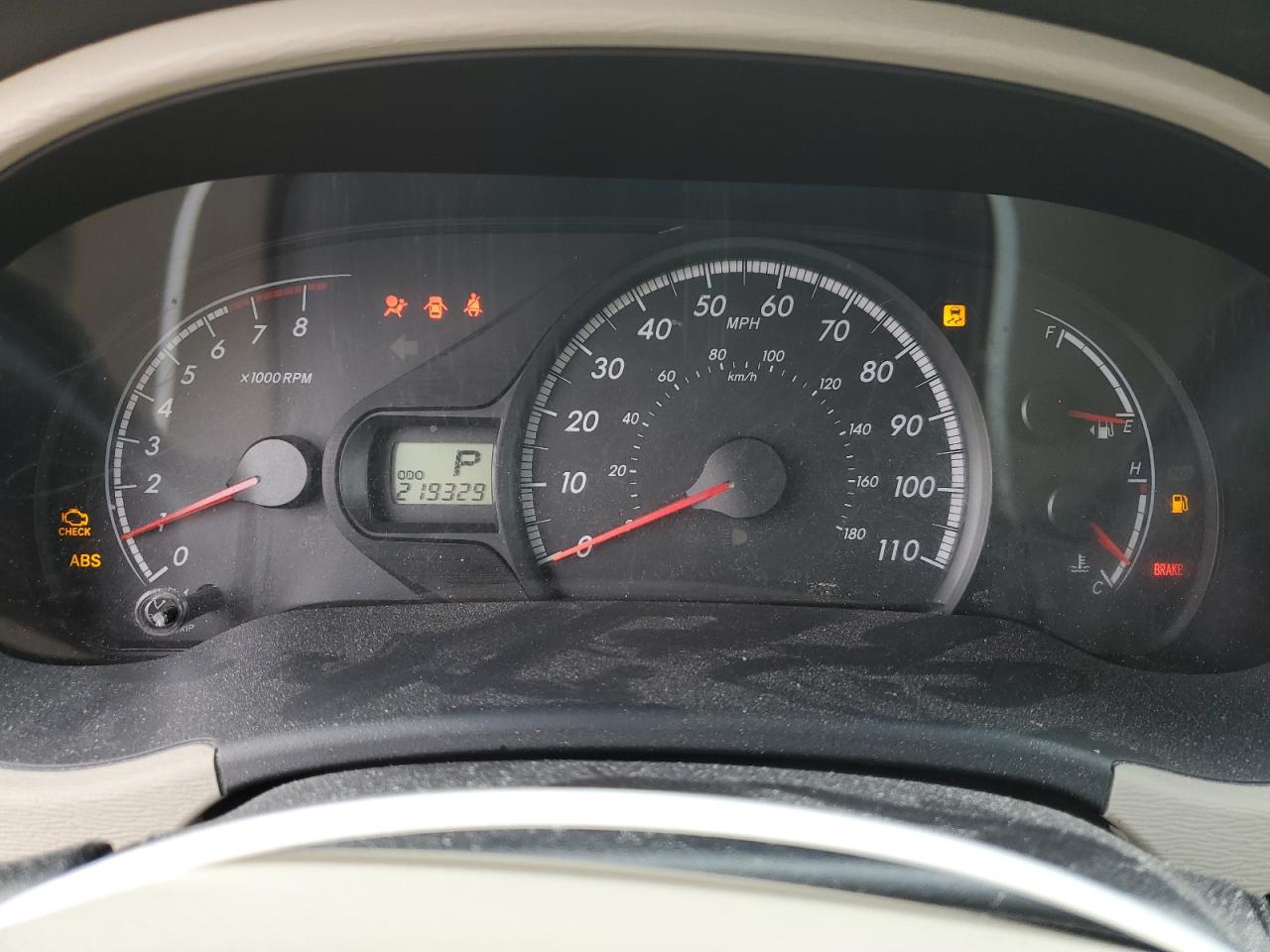 TOYOTA SIENNA LE 2011 — 10