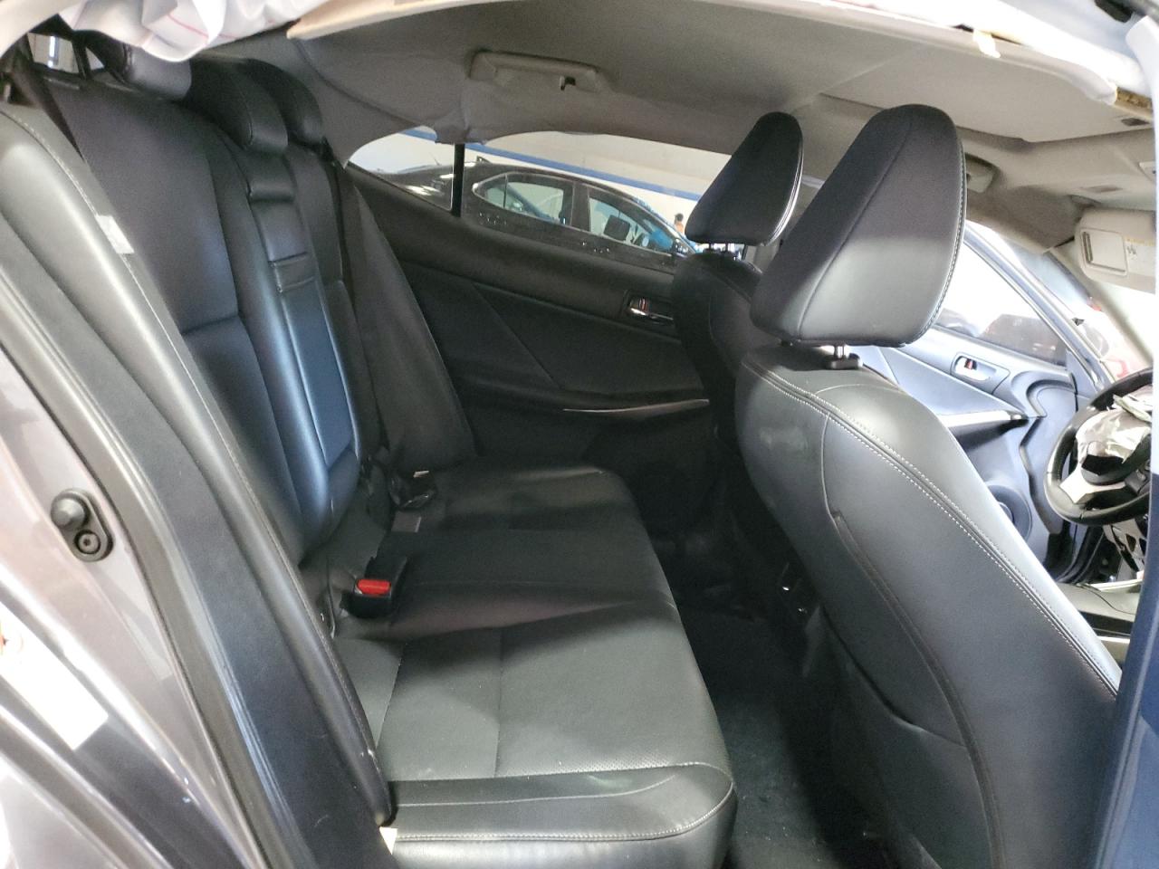 LEXUS IS 2014 — 11