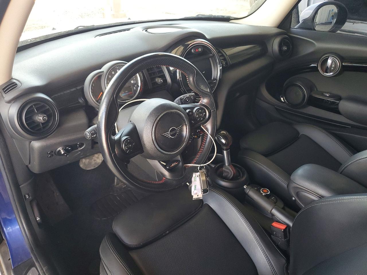 MINI COOPER 2019 — 9