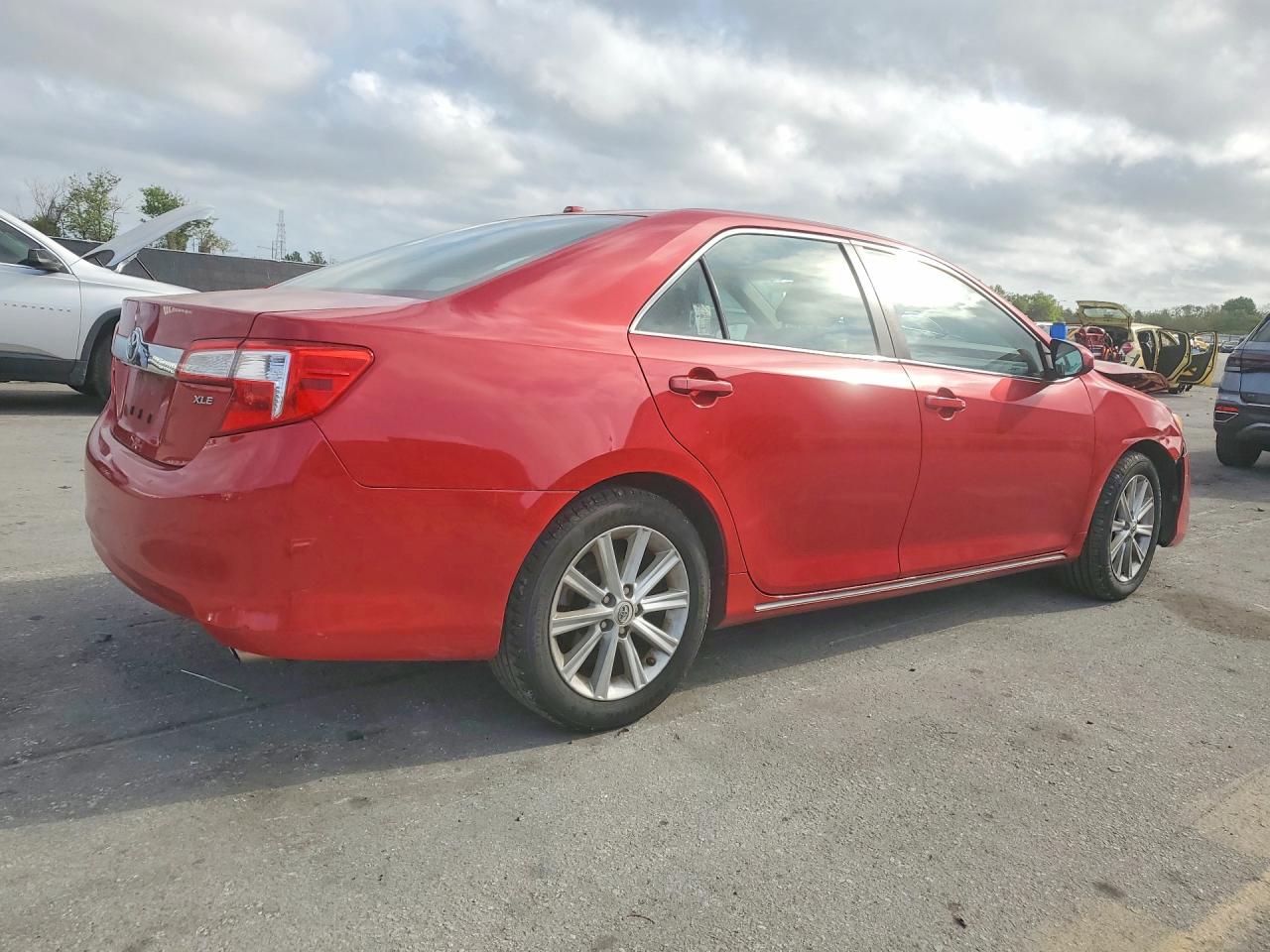 TOYOTA CAMRY 2012 — 4