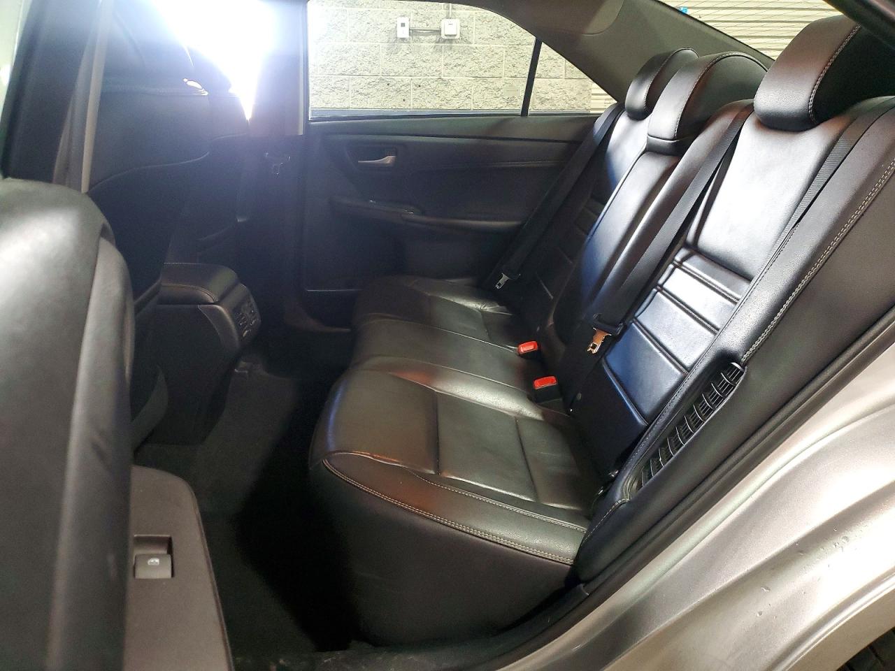 TOYOTA CAMRY HYBRID 2017 — 11