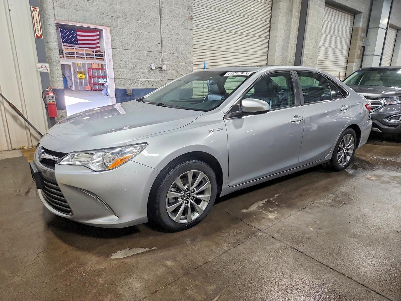 TOYOTA CAMRY HYBRID 2017 — 2