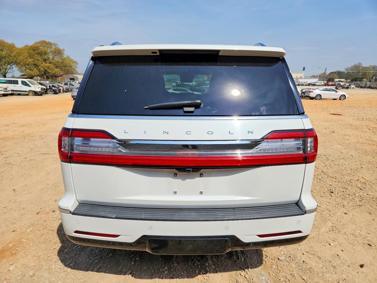 LINCOLN NAVIGATOR 2021 — 7