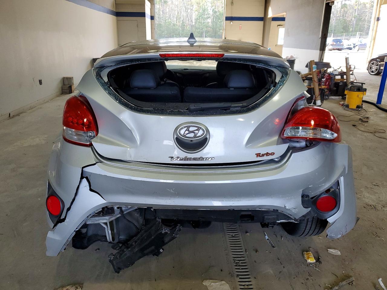 HYUNDAI VELOSTER 2016 — 7